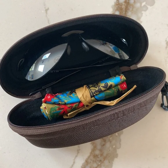 Maui Jims aviator sunglasses - Picture 7 of 13